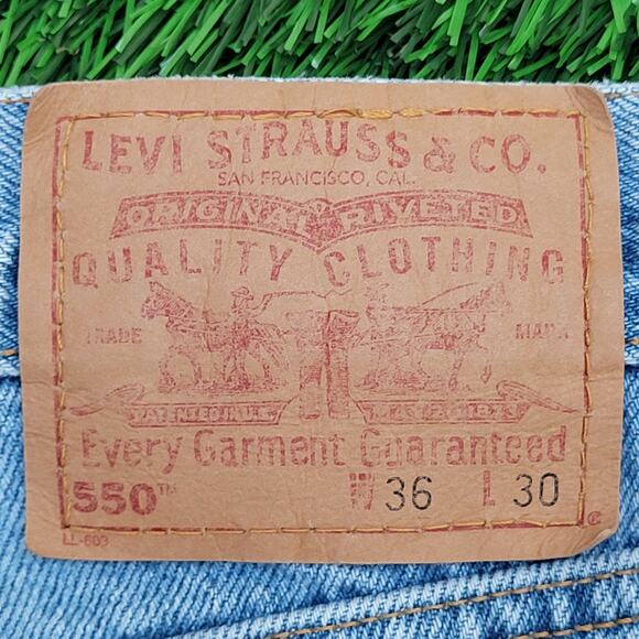 Vintage LEVIS 550 Extra-Baggy Jeans 35x29 Medium-Wash - Picture 3 of 16